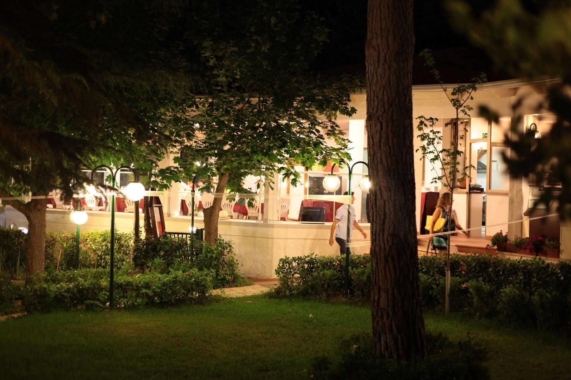Casa Ferretti Di Ferretti Village Silvi Marina Zewnętrze zdjęcie
